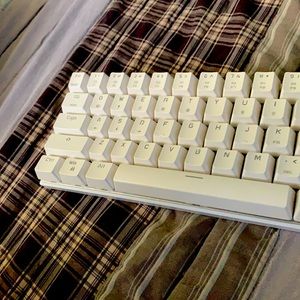 Selling a perfect good gaming keyboard